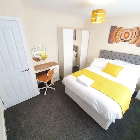 Salford Holiday Apartment Manchester Exterior photo